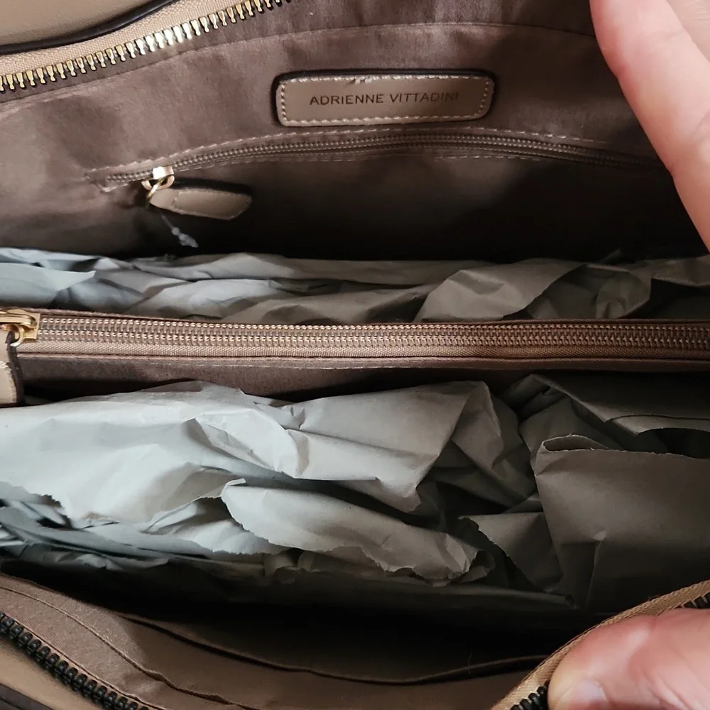 Adrienne Vittadini Oxford Bow Bag - Picture 5 of 9